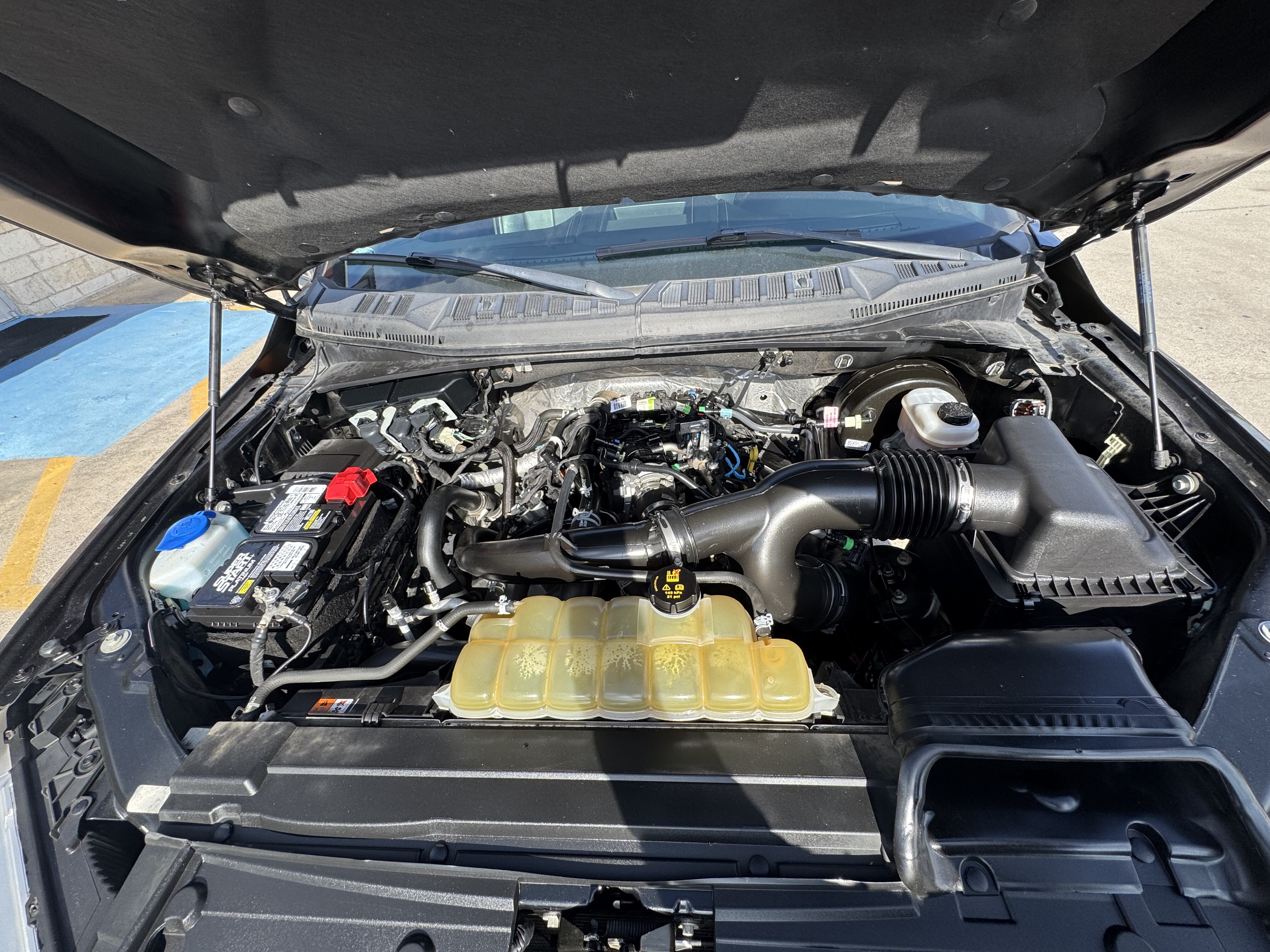 2019 Ford F150 Crew Cab XLT 4WD - Image 20