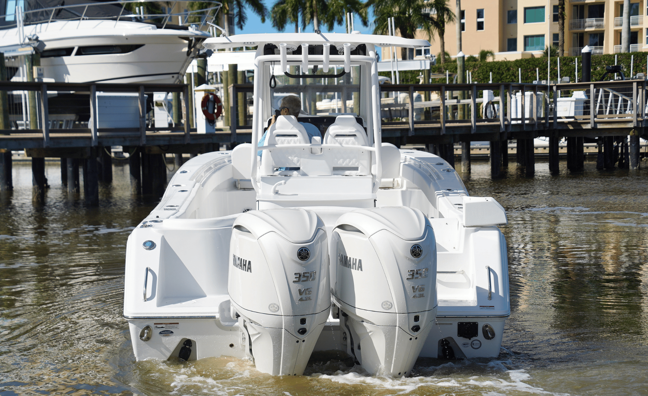 2027 SEA HUNT ULTRA 305SE - Image 6