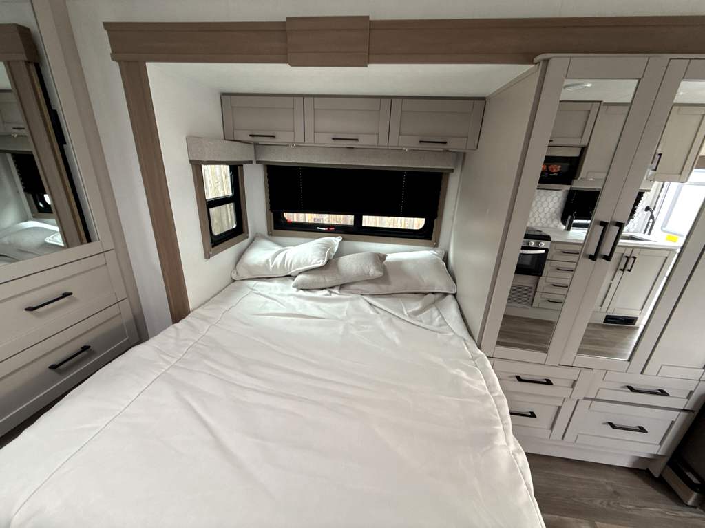 2027 ENTEGRA COACH ODYSSEY 24B - Image 14