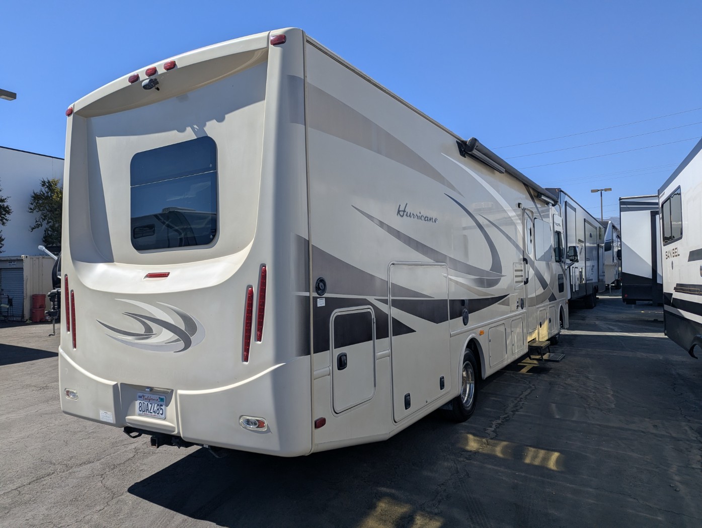 2016 Thor Motor Coach Hurricane 34J - Image 4