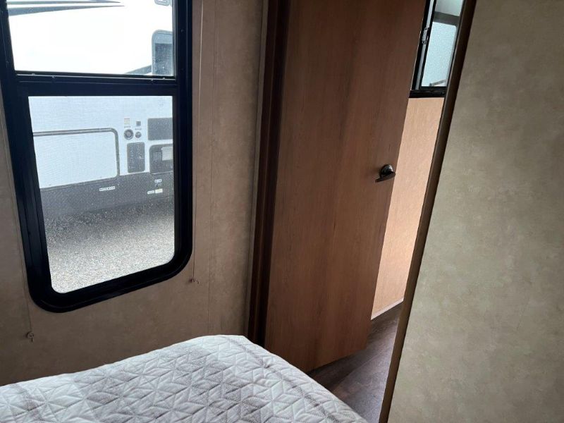 2016 Cruiser RV Stryker ST-2812 - Image 13