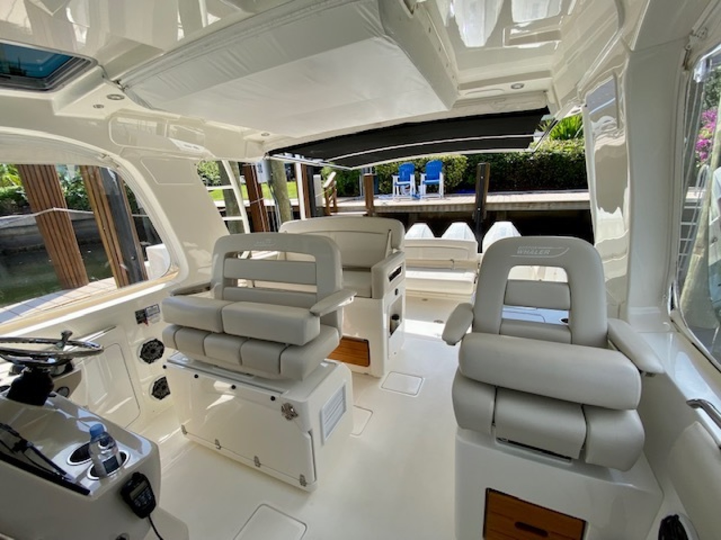 2020 Boston Whaler 380 Realm - Image 8