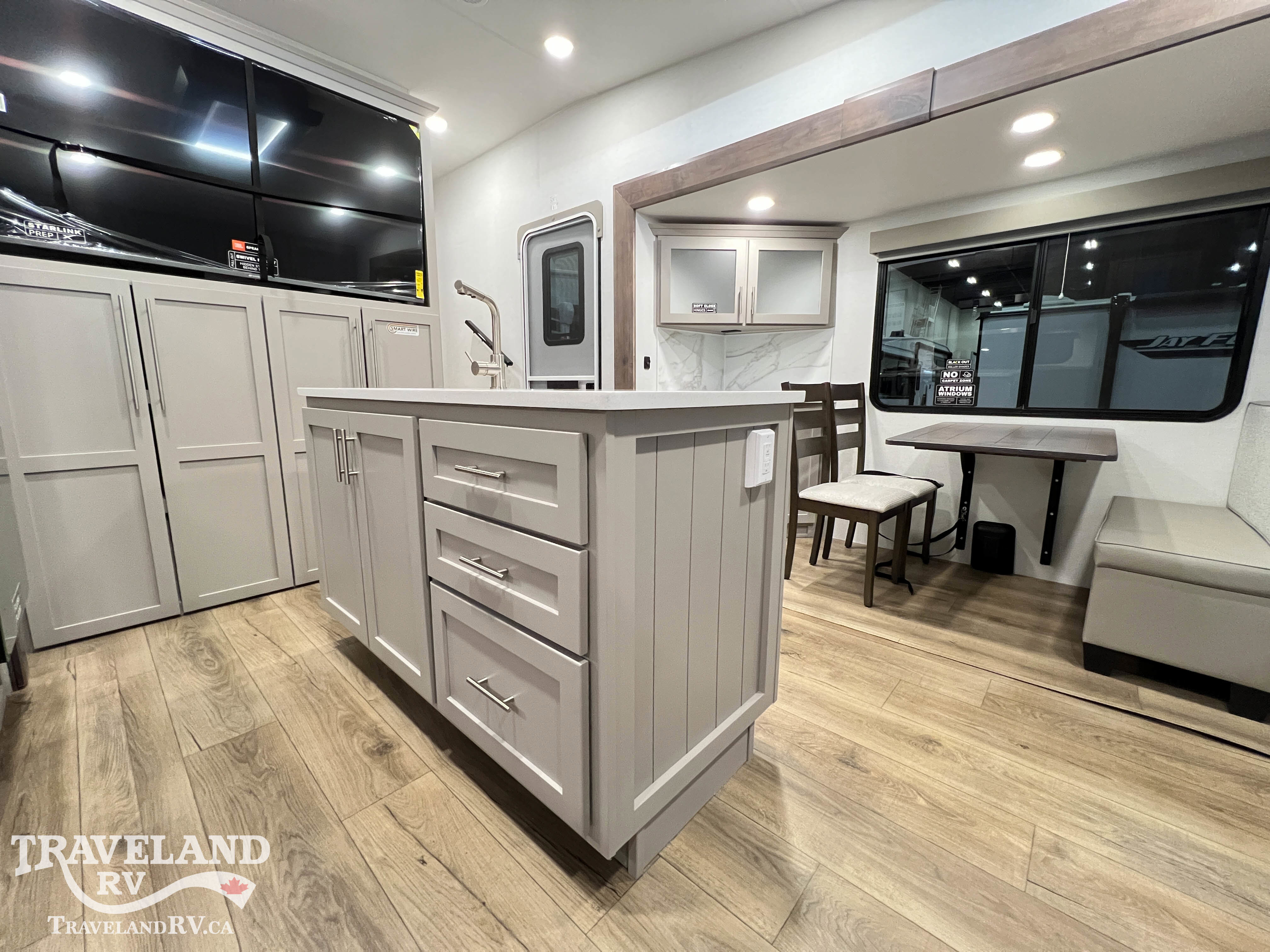 2026 Alliance RV AVENUE 25RL - Image 18