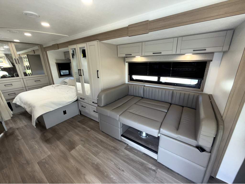 2027 ENTEGRA COACH ODYSSEY 24B - Image 13