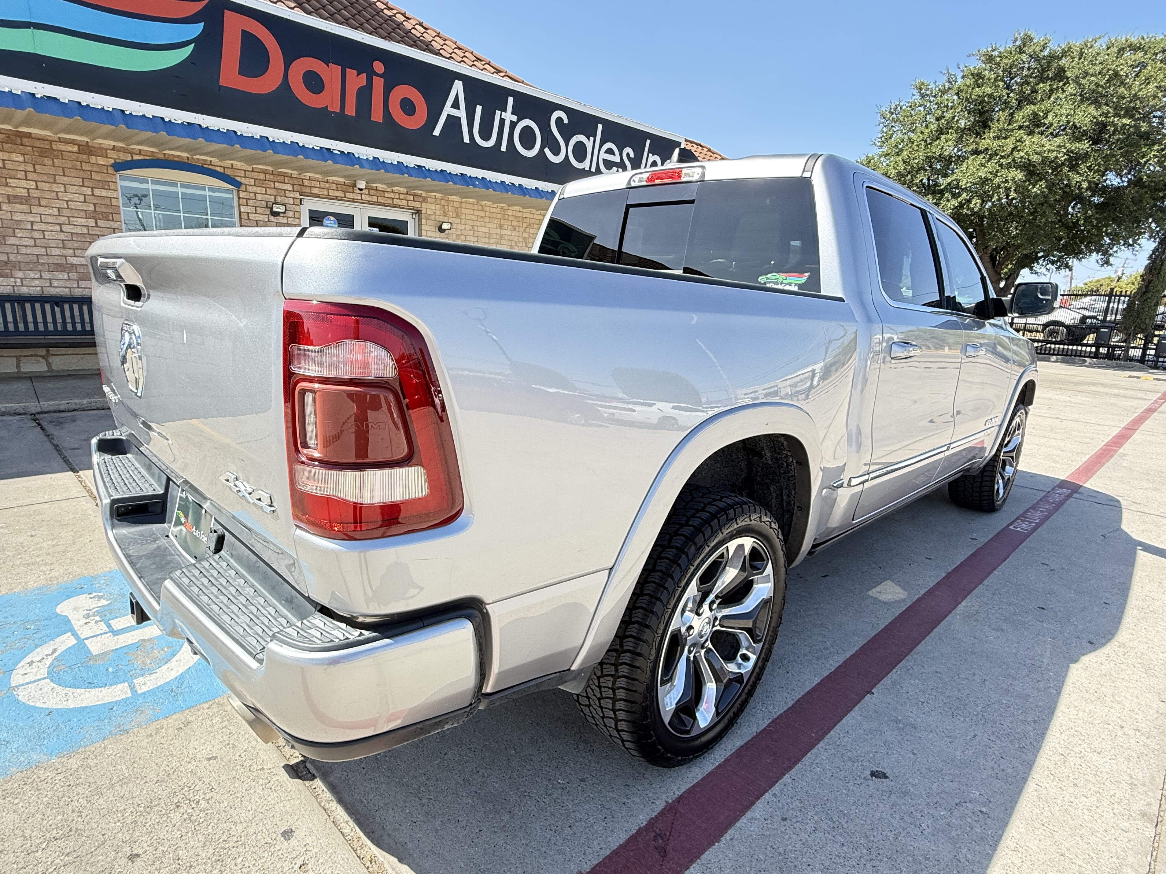2019 Ram 1500 Pickup Crew Cab Bighorn/Lone Star 4WD - Image 10