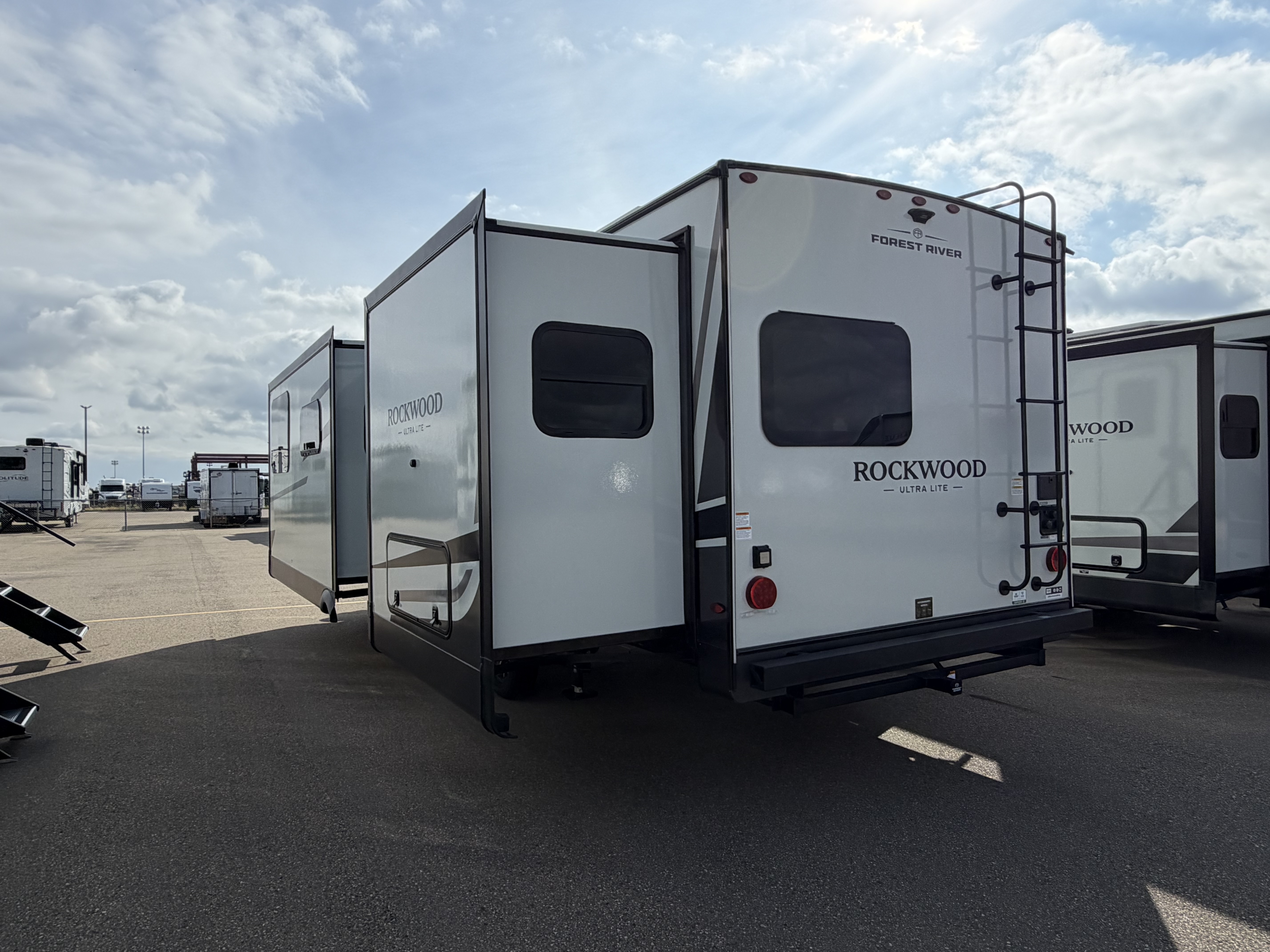 2027 Forest River Rockwood Ultra Lite 2608BS - Image 6