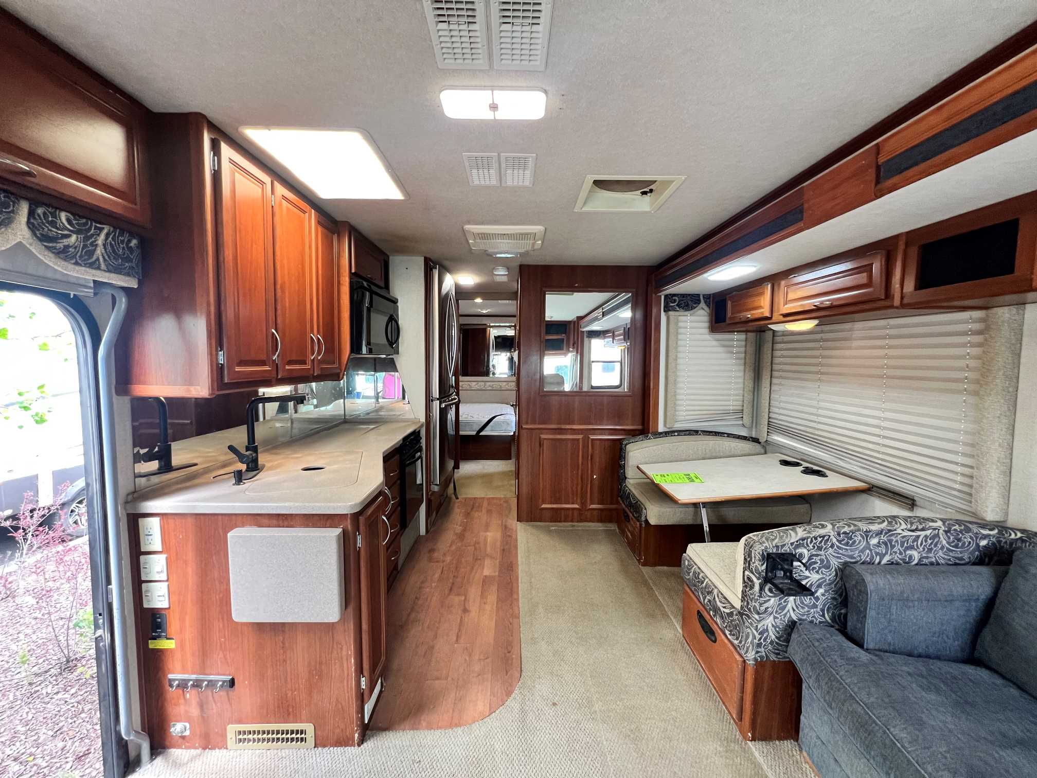 2006 Fleetwood Southwind 32VS - Image 13