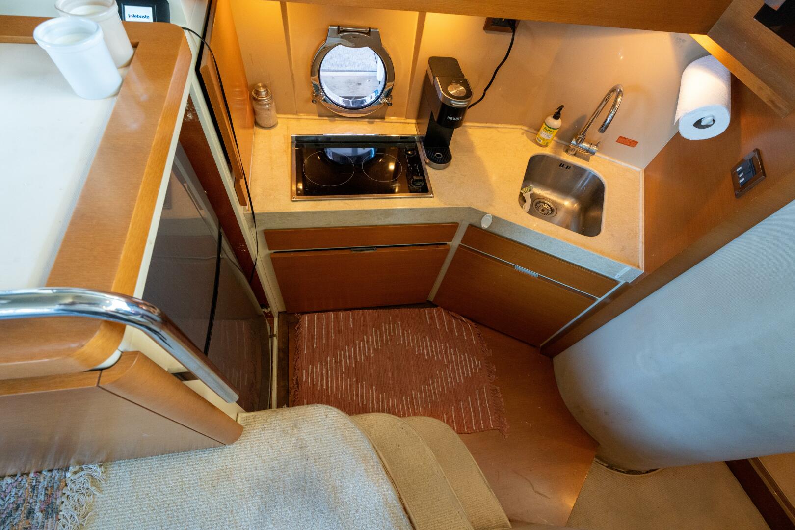 2013 Azimut 40 Flybridge - Image 16