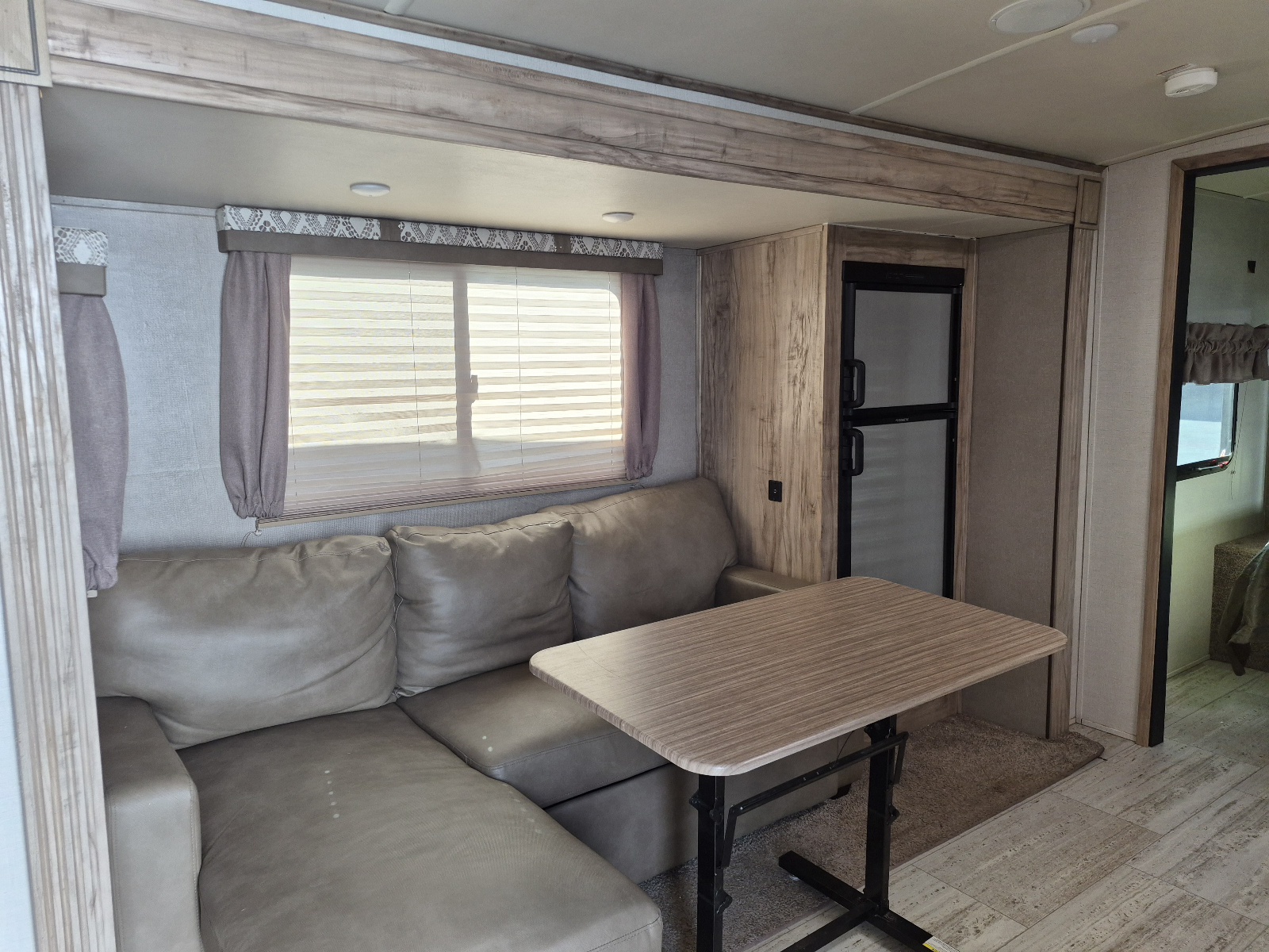 2020 Palomino Solaire Ultra-Lite 249 RBS - Image 5
