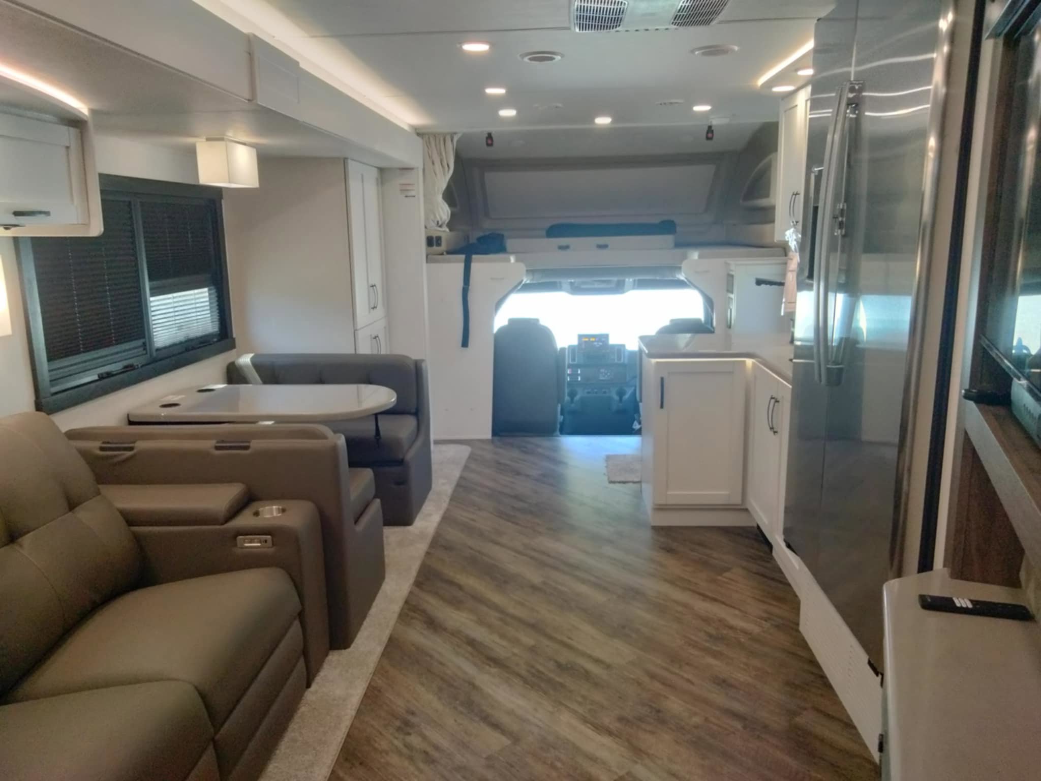 2026 ENTEGRA COACH ACCOLADE 37K - Image 13