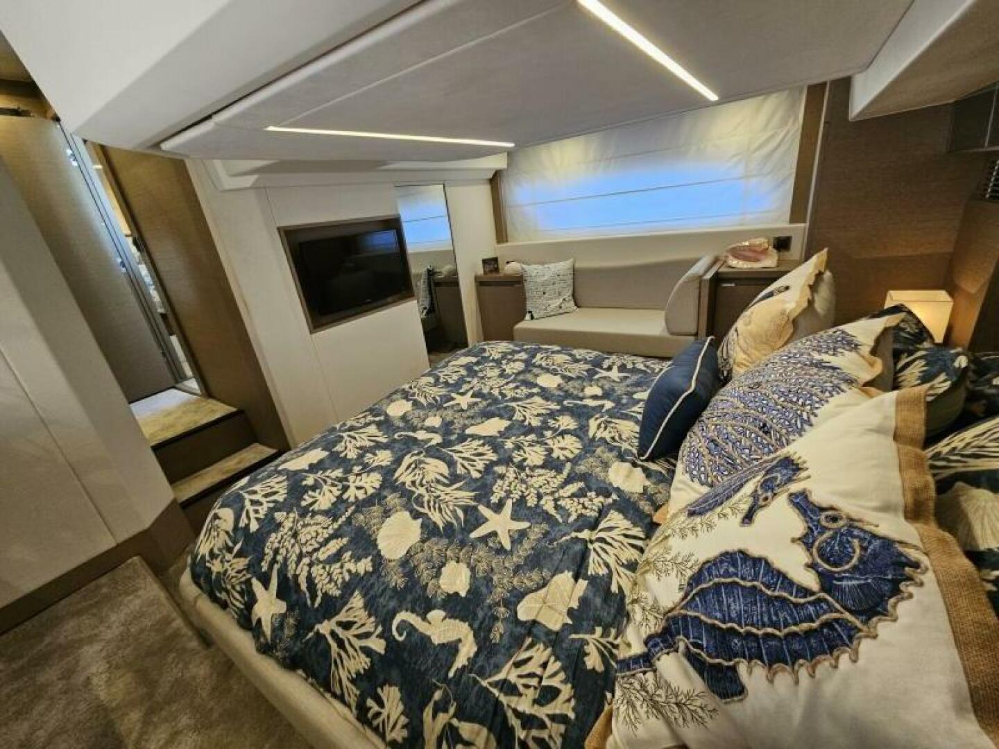 2018 Prestige 460 Fly - Image 13