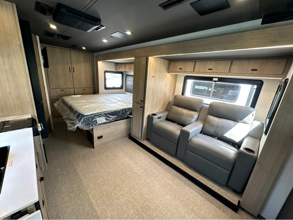 2027 Grand Design Lineage Series M 25FW - Image 8