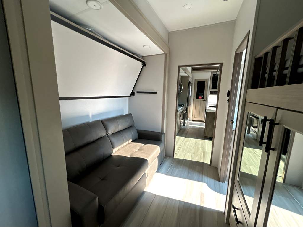 2026 GRAND DESIGN INFLUENCE 3704BH - Image 31