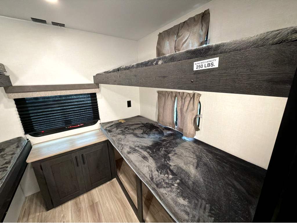 2026 VENTURE RV SIENNA 281VQB - Image 32