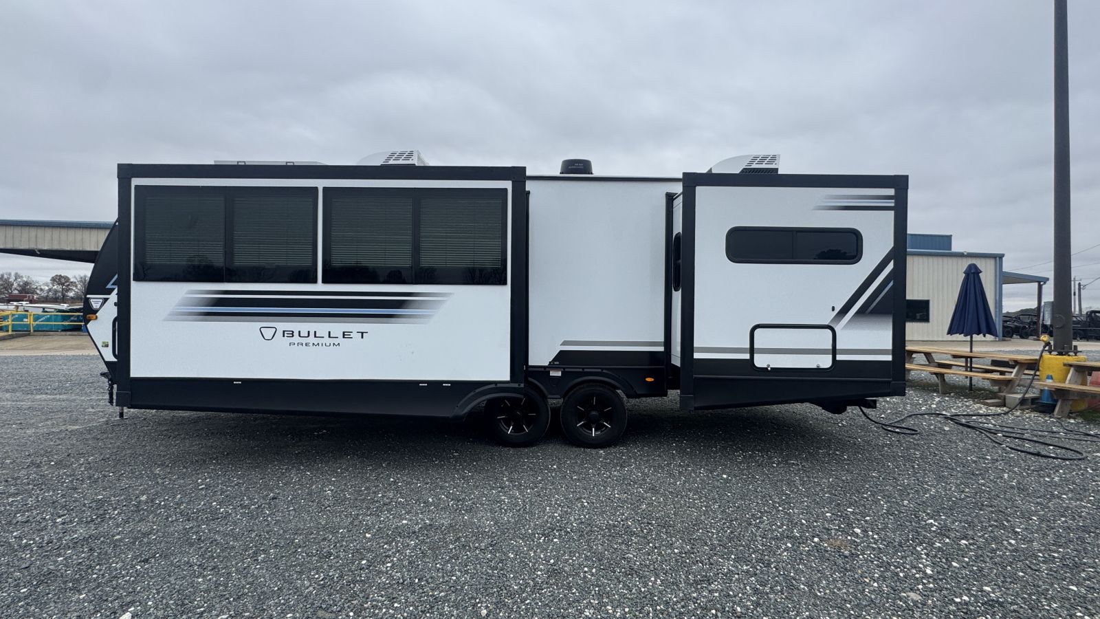 2026 Keystone Bullet Premium 265FKS - Image 4