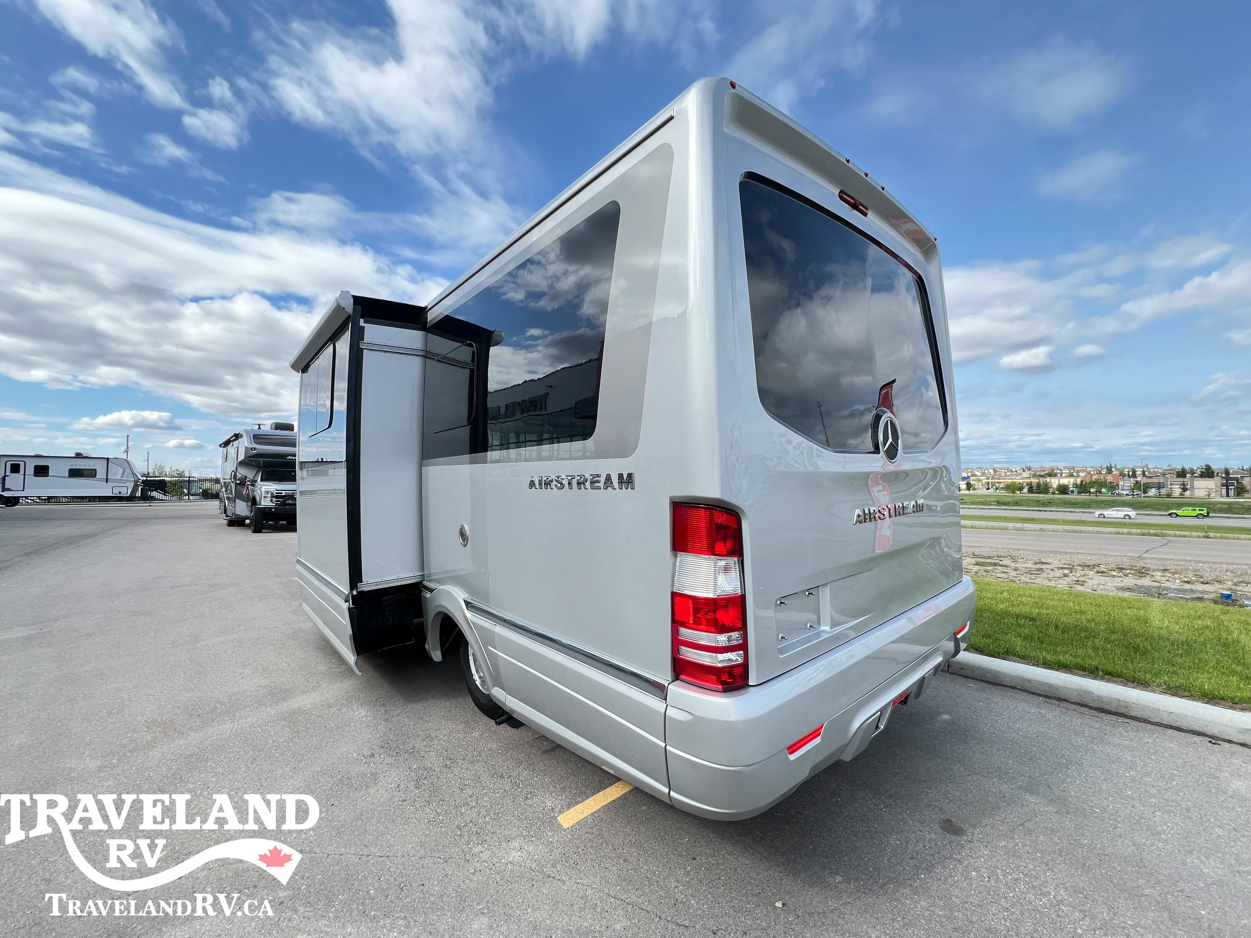 2019 Airstream Atlas Murphy Suite - Image 3
