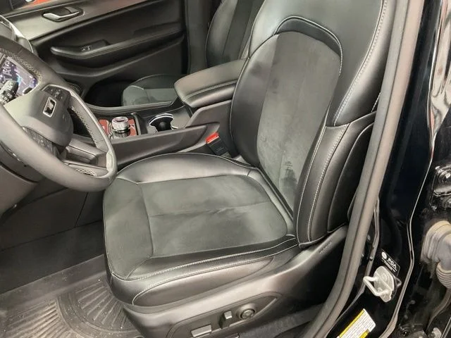 2024 Jeep Grand-Cherokee-L Laredo Altitude 4x4 - Image 13