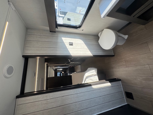 2026 CHEROKEE ARCTIC WOLF 3950 SUITE - Image 31