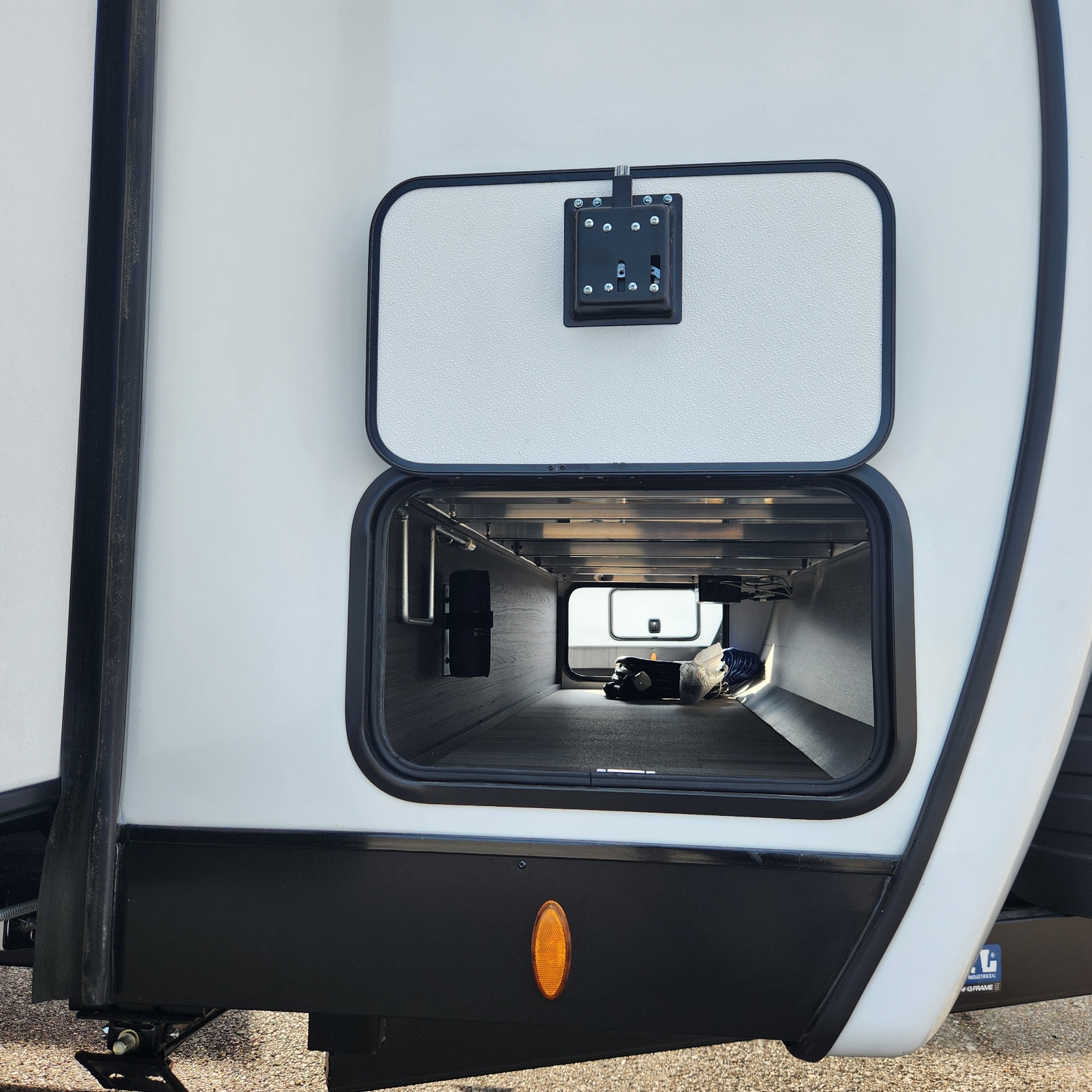 2026 VENTURE RV SPORTTREK 272VRK - Image 8