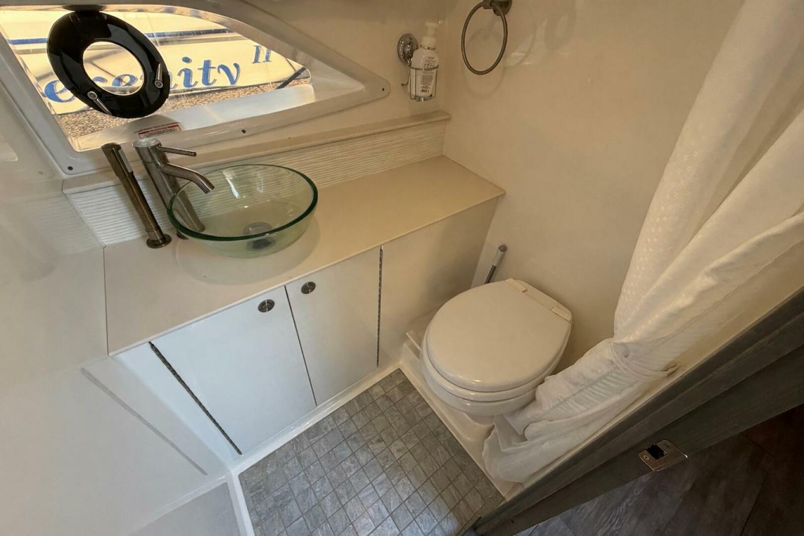 2023 Sea Ray 320 Outboard - Image 39