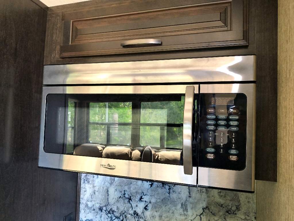 2017 GRAND DESIGN MOMENTUM 350 - Image 30
