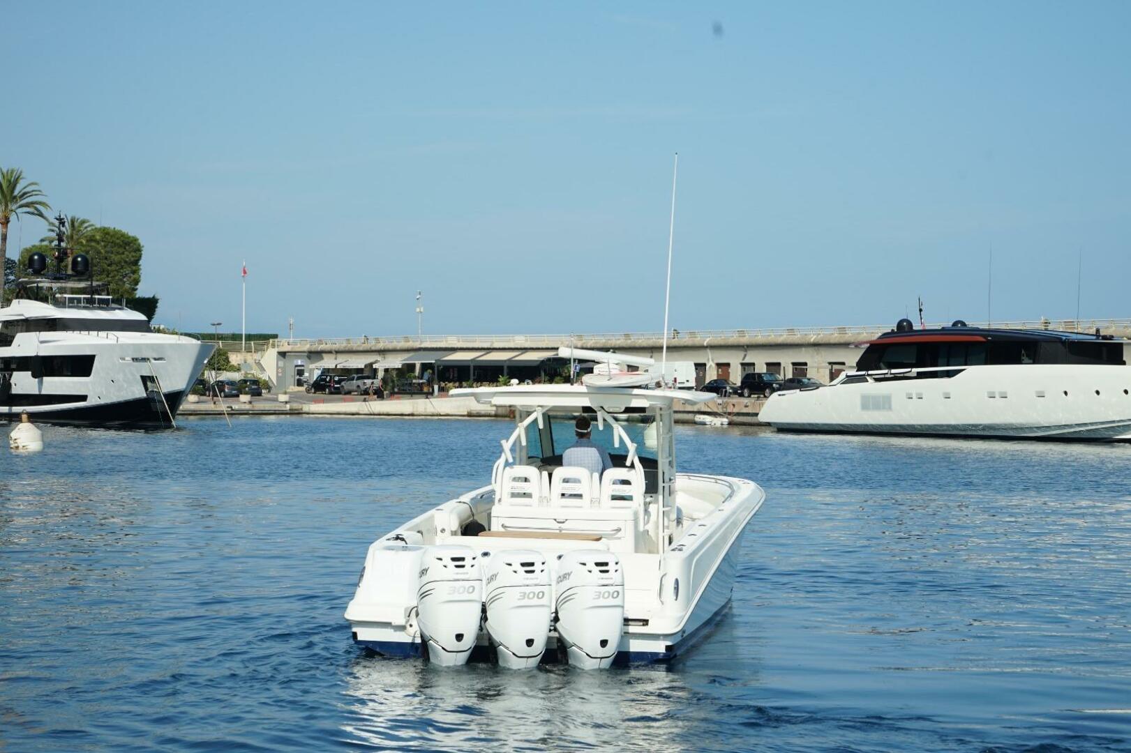 2012 Boston Whaler Whaler 370 Outrage - Image 20