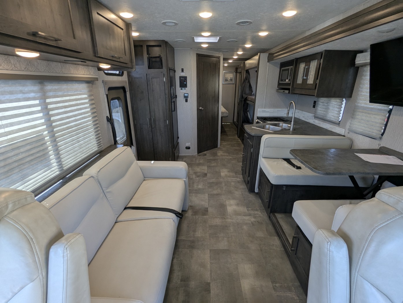 2023 Coachmen Pursuit 31BH - Image 11
