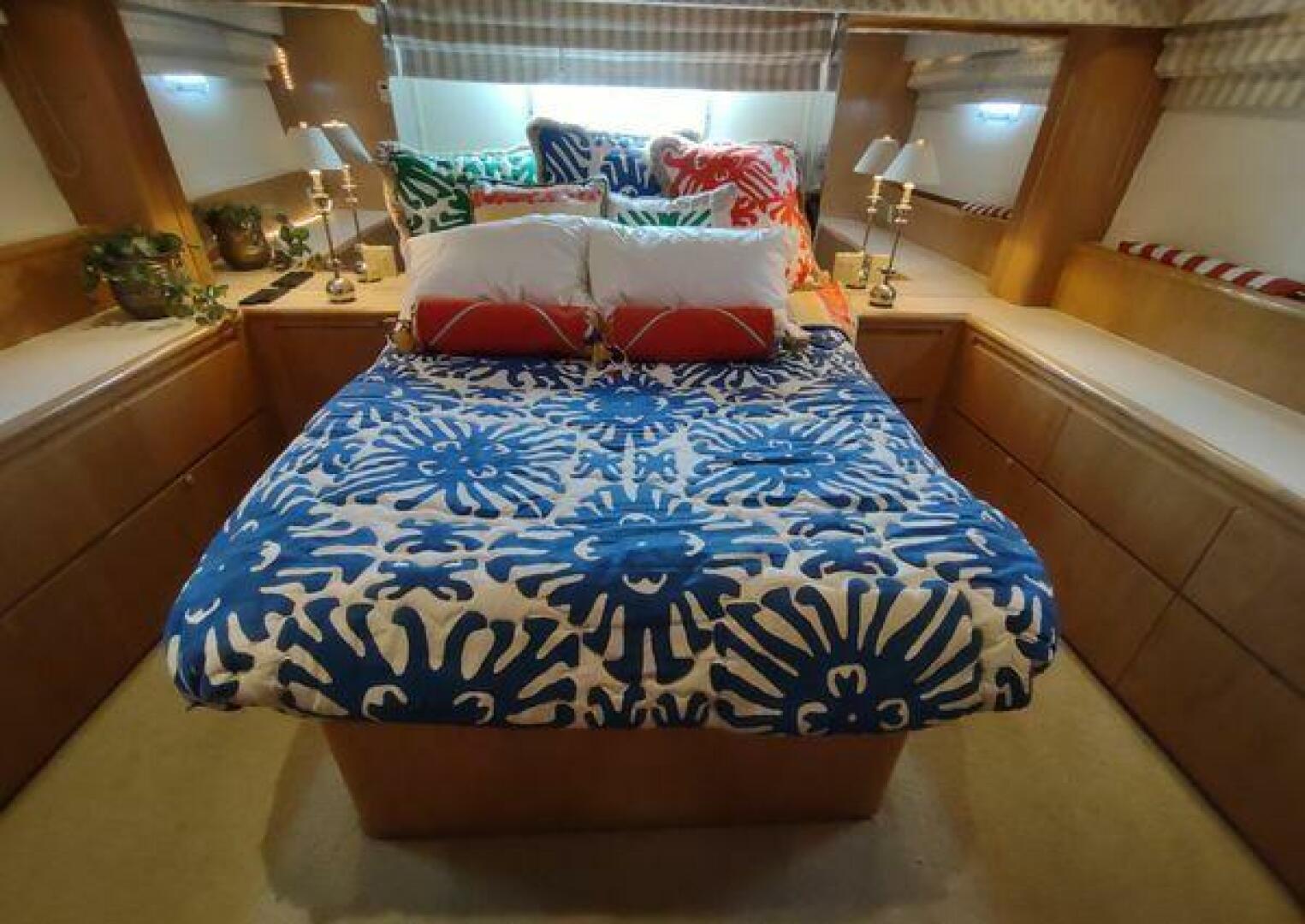 1996 Hatteras 50' Sport Deck - Image 65