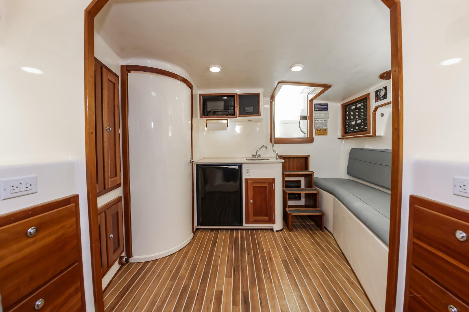 2003 Custom Carolina 40 Layton Express - Image 39