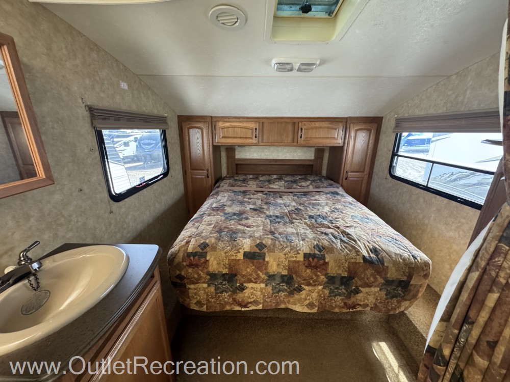 2009 COACHMEN CHAPARRAL LITE 268RLS - Image 12