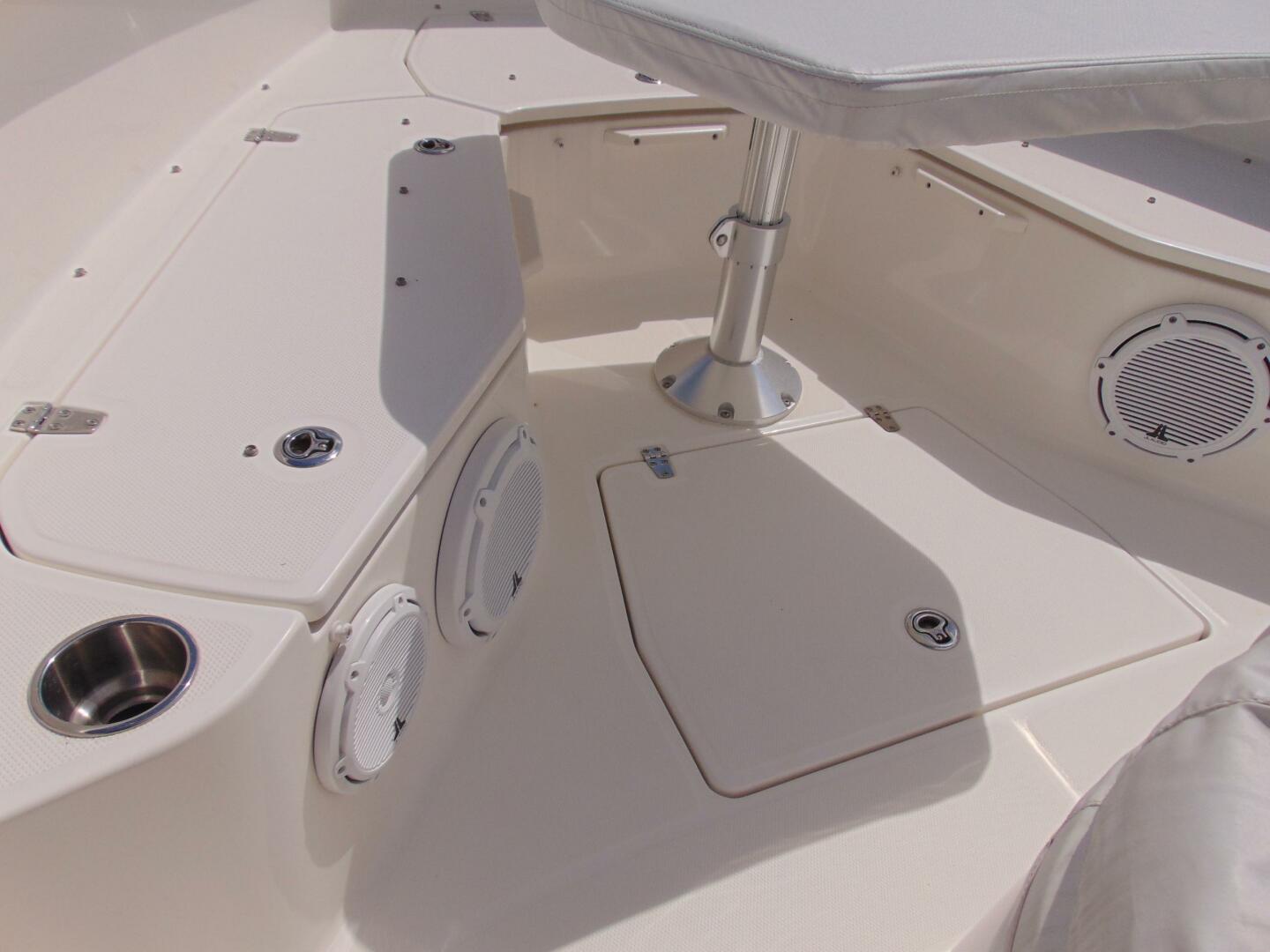 2013 Boston Whaler 370 Outrage - Image 10