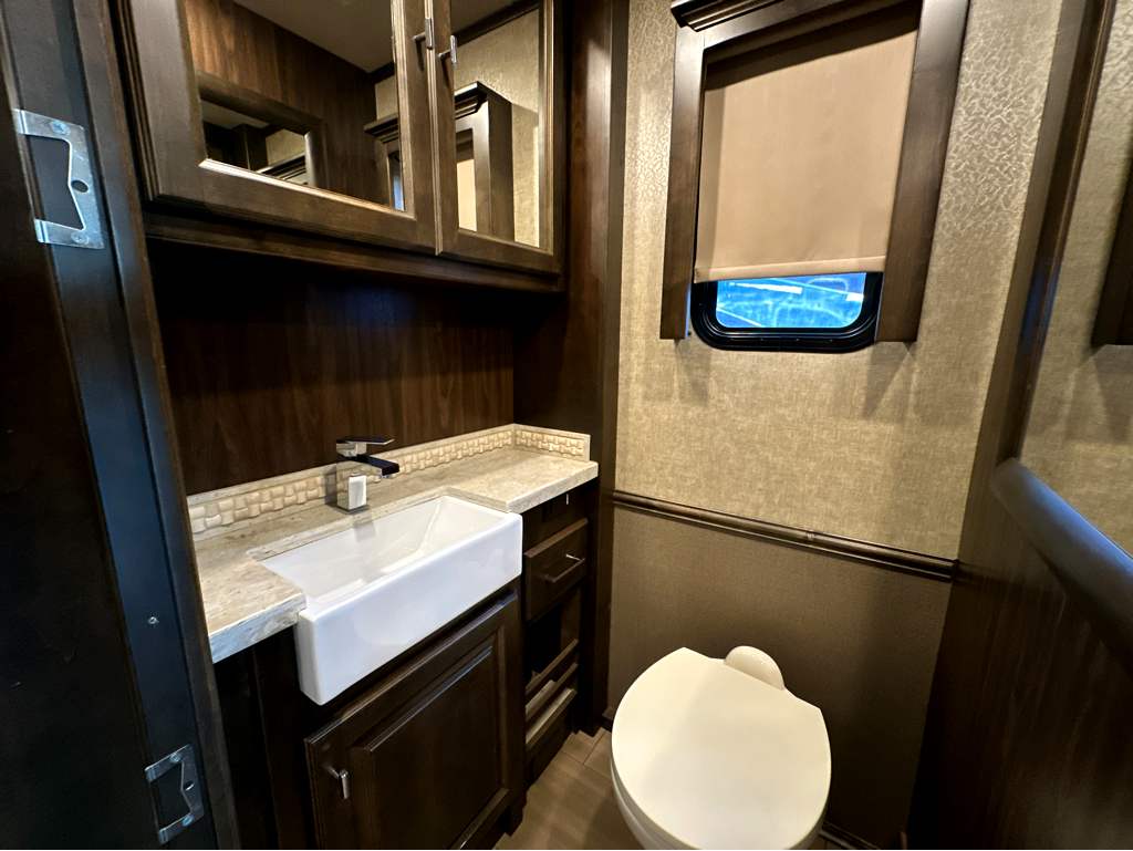 2018 TIFFIN ALLEGRO RED 37BA - Image 18