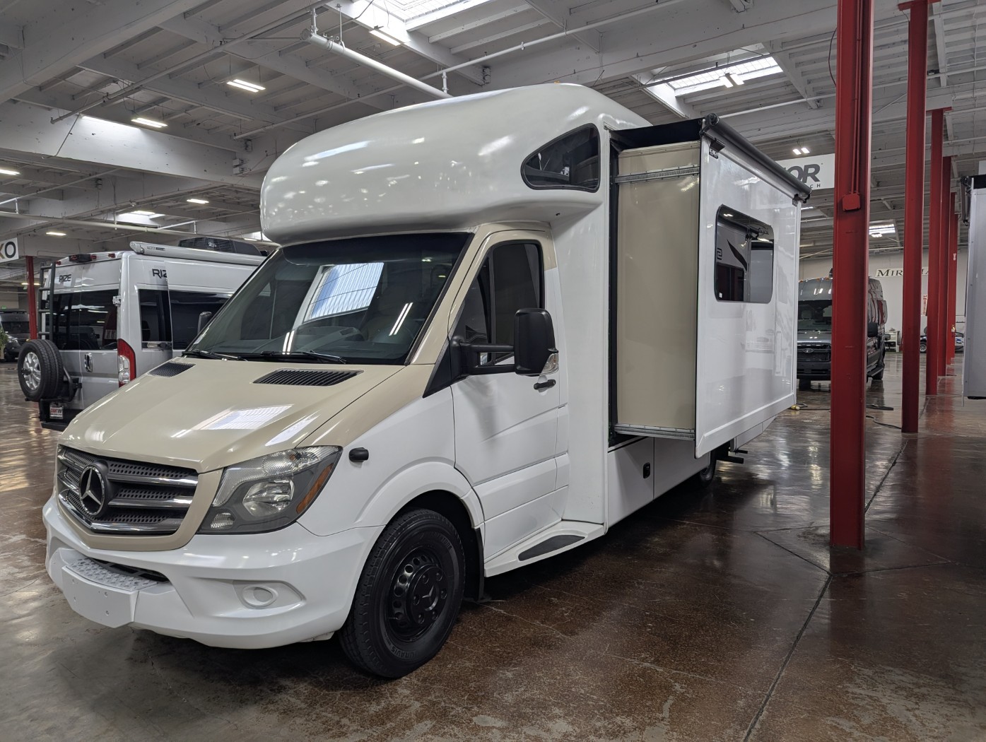 2018 Thor Motor Coach Citation Sprinter 24SJ - Image 4