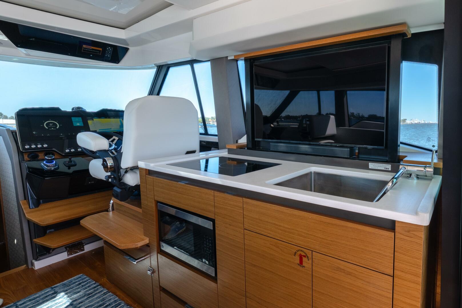 2025 Tiara Yachts 43 LE - Image 20