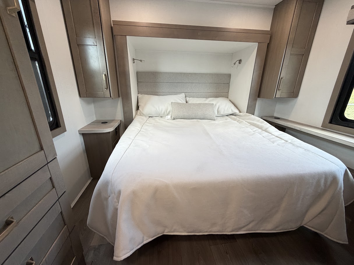2027 JAYCO GREYHAWK 30Z - Image 44