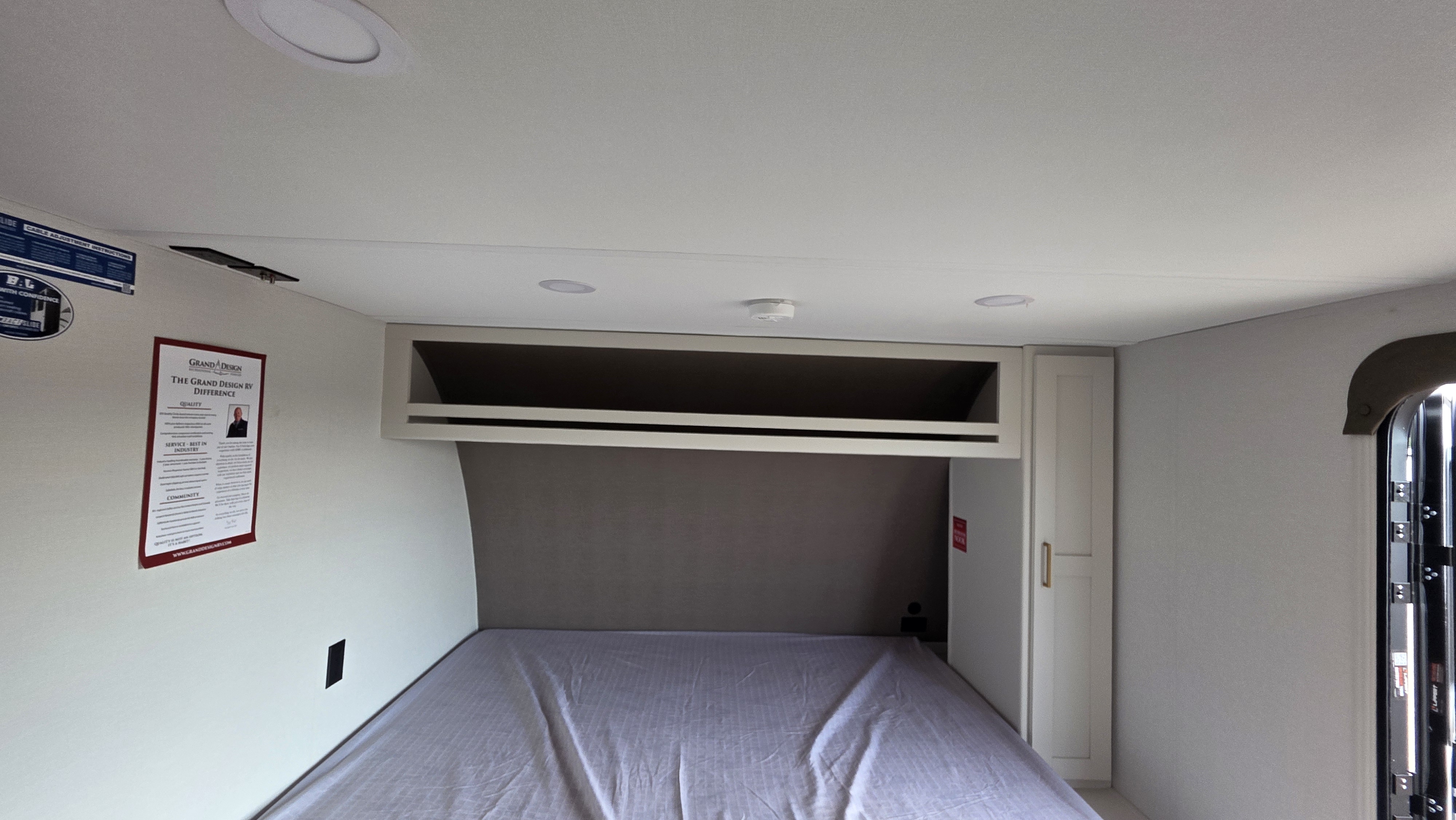 2027 GRAND DESIGN TRANSCEND 161DB - Image 18