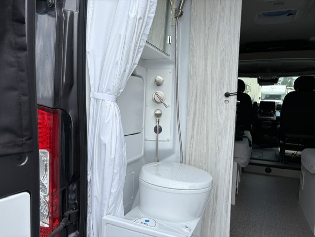 2025 JAYCO COMET 18C - Image 6