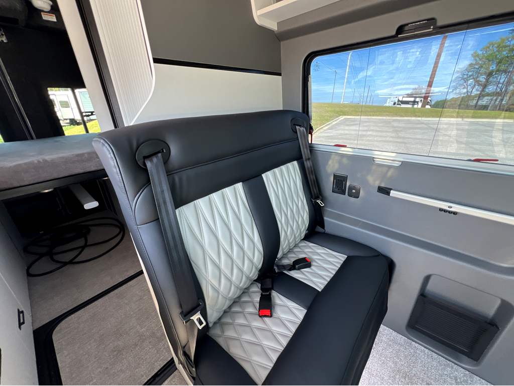 2026 GRAND DESIGN LINEAGE SERIESVT LVT1 - Image 7