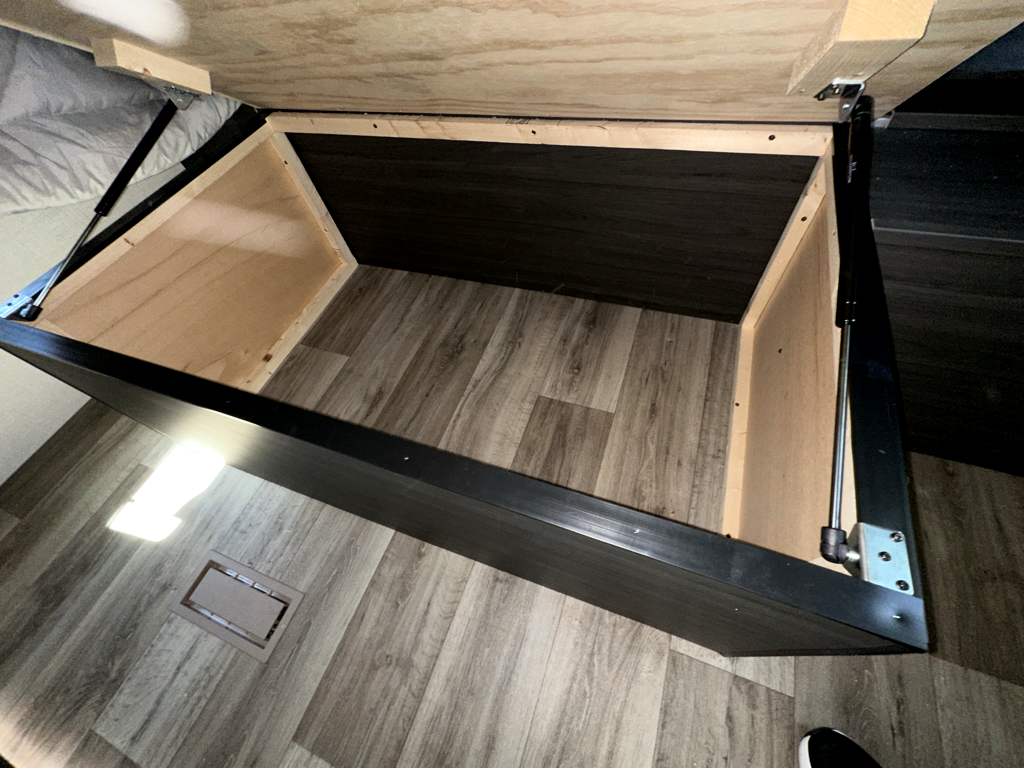 2026 VENTURE RV SPORTTREK 251VFK - Image 23
