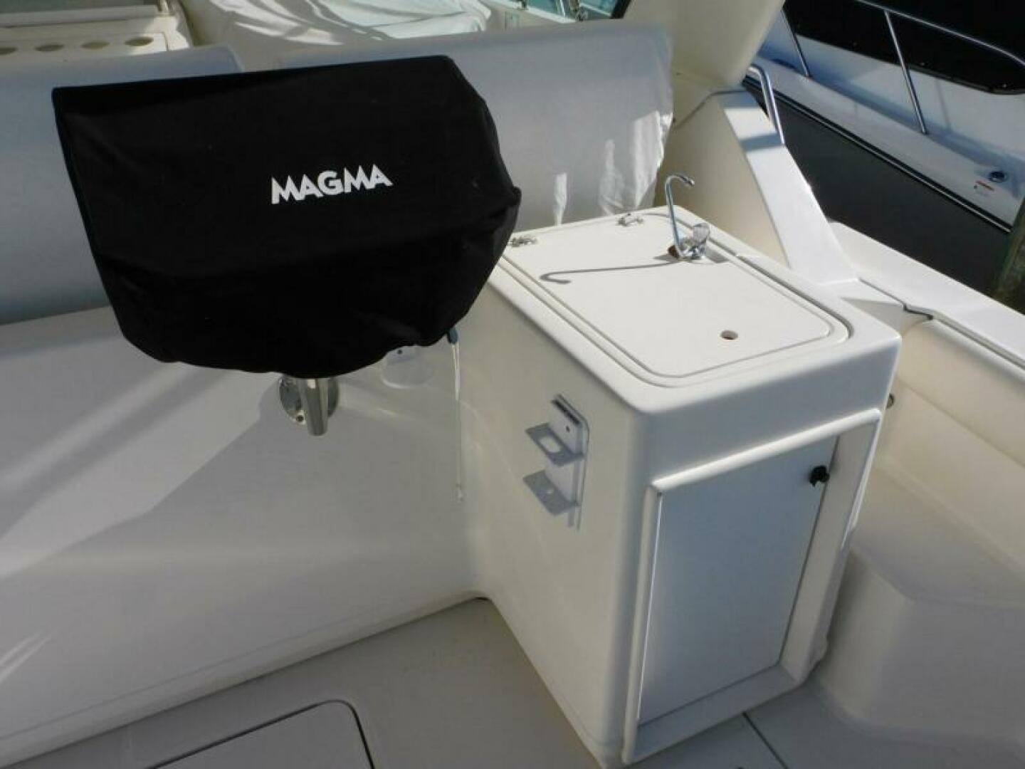 1995 Tiara Yachts 3500 Express - Image 14