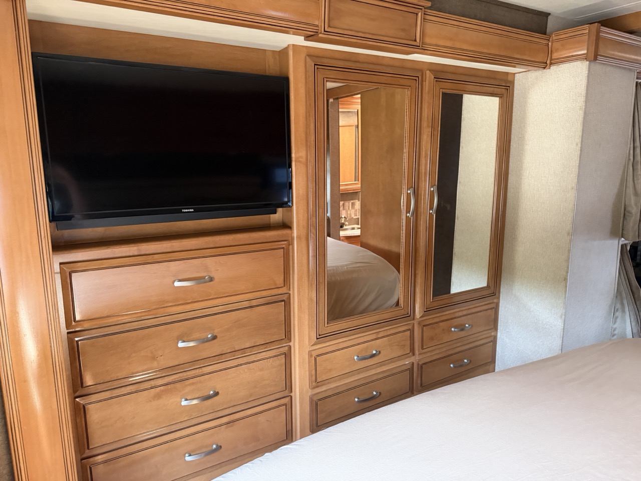 2017 Thor Motor Coach Four Winds Super C 35SB - Image 17