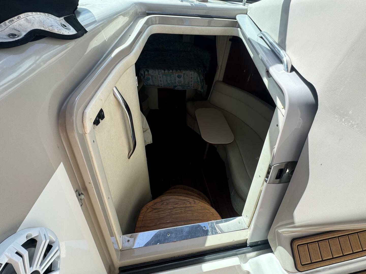 2002 Sea Ray 320 Sundancer - Image 29
