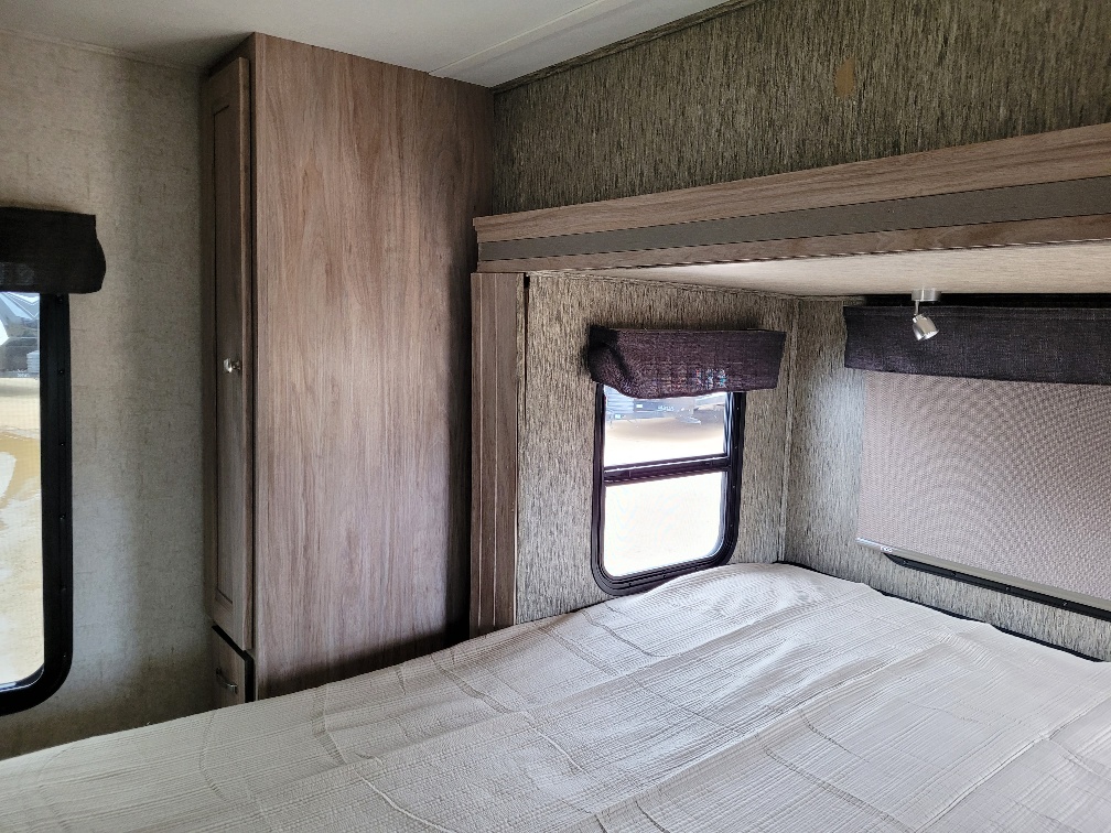 2018 Forest River Forester 2401R MBS - Image 31