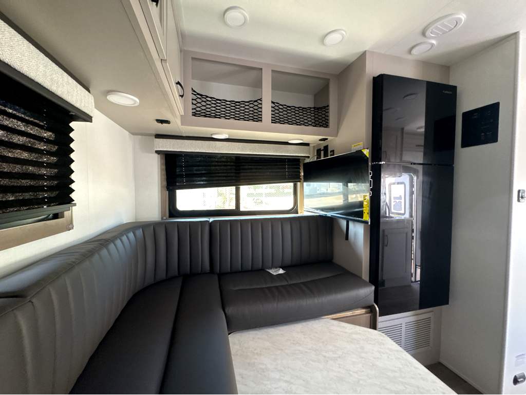 2027 ENTEGRA COACH ODYSSEY 20LF - Image 14