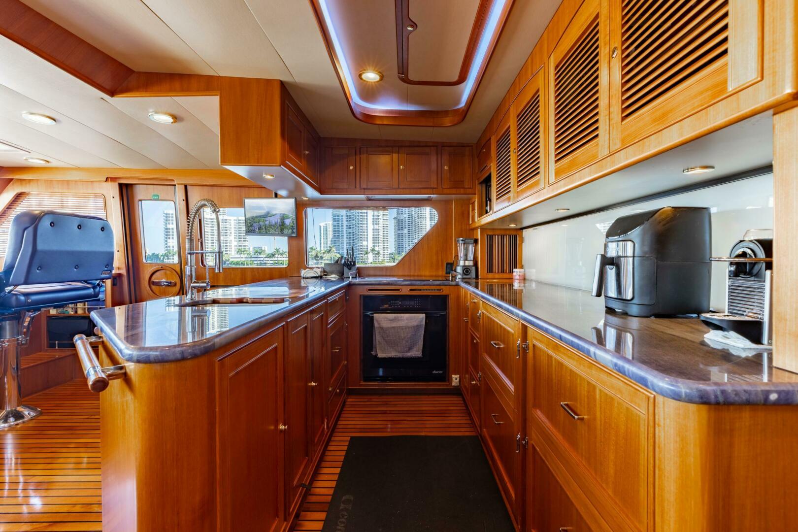 2016 Marlow EXPLORER 88E - Image 9