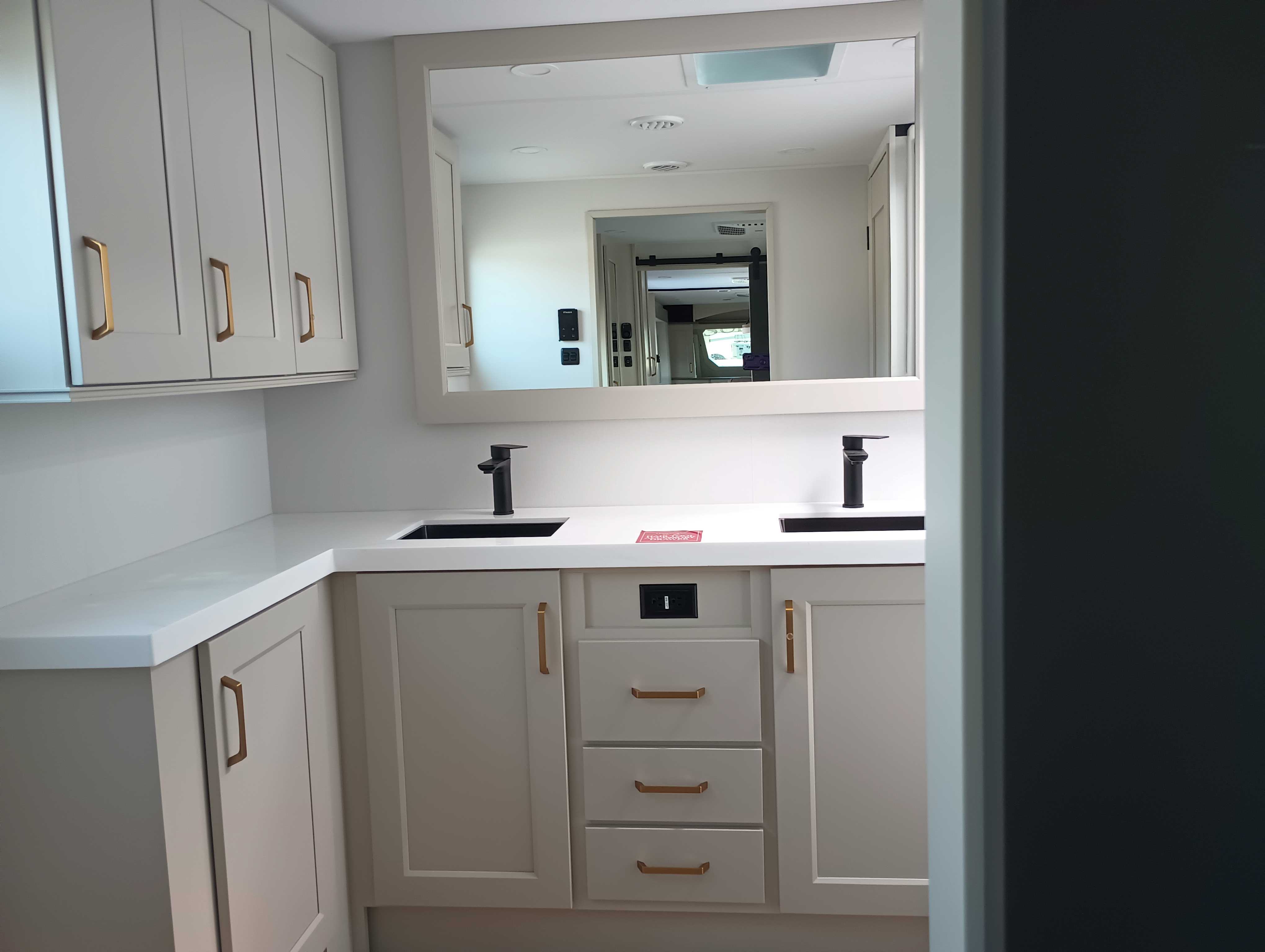 2027 Grand Design Solitude 380FL - Image 15