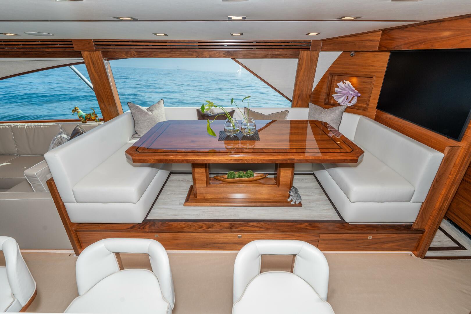 2025 Viking 90 Convertible - Image 22
