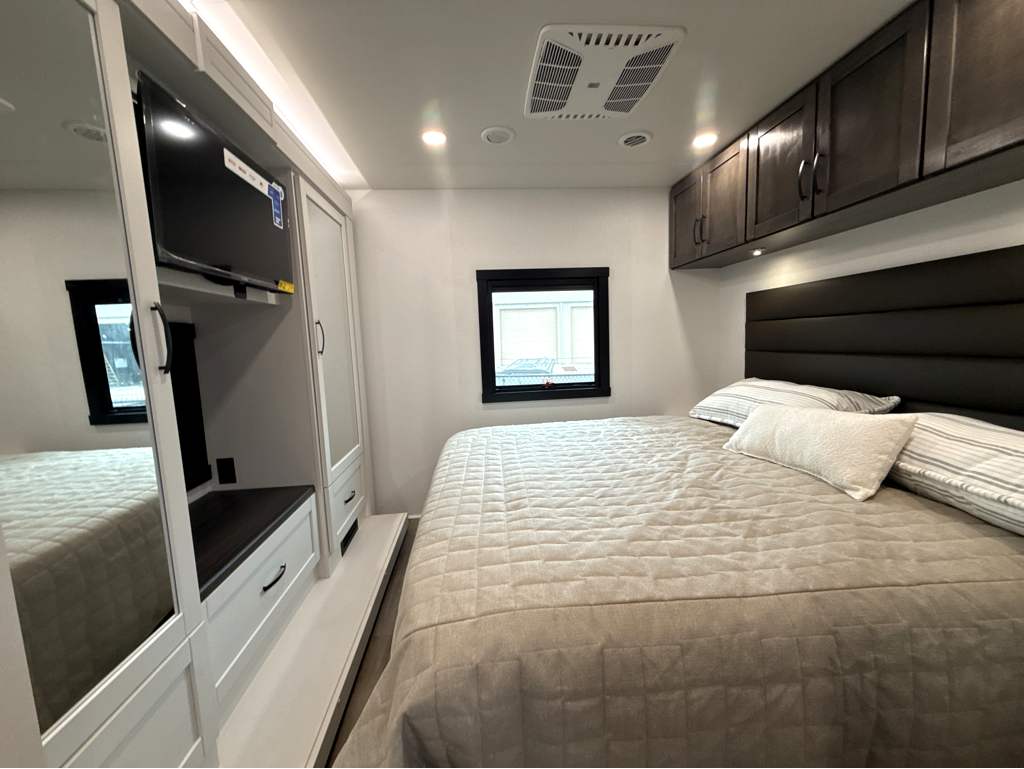 2026 JAYCO PRECEPT 34G - Image 25