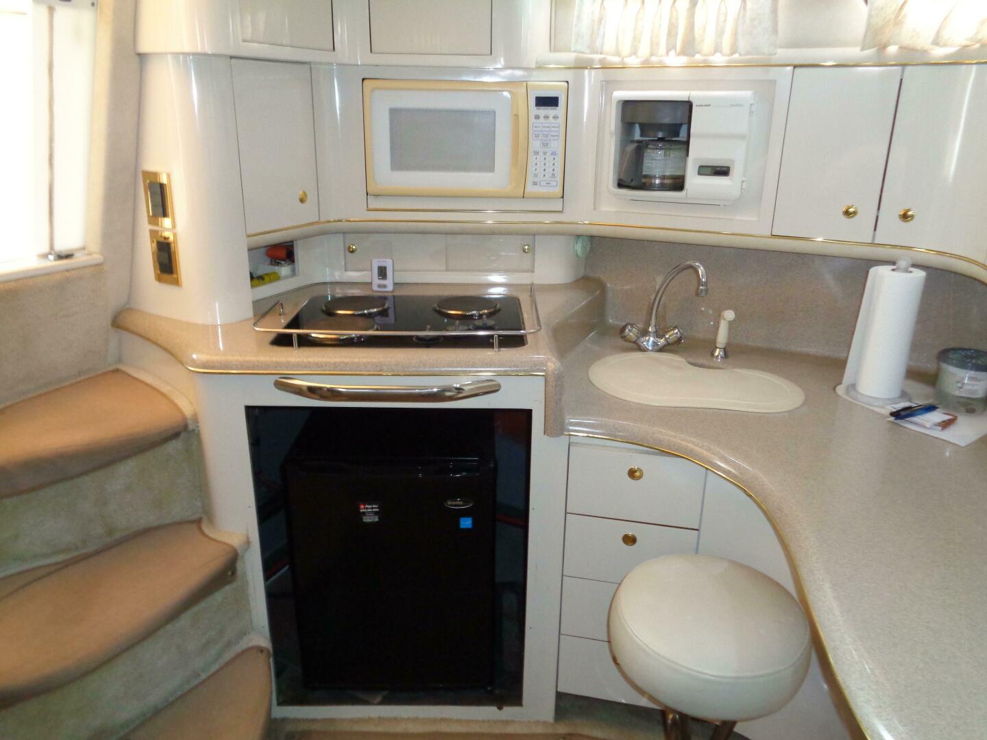 1997 Sea Ray 370 Sundancer - Image 14