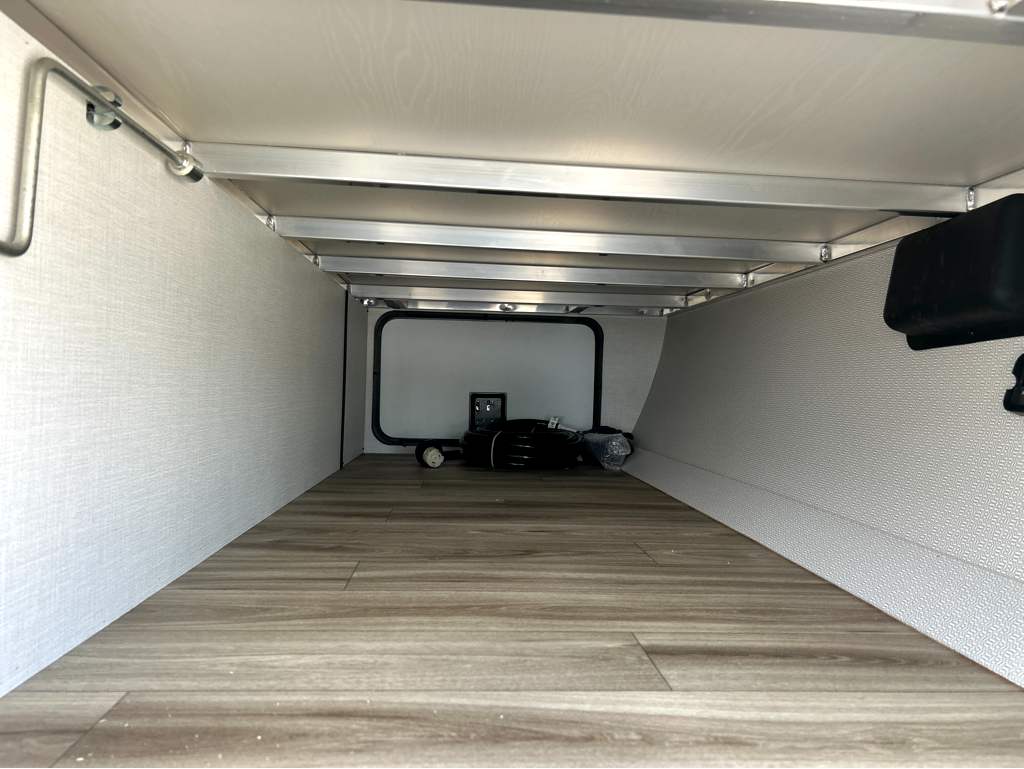 2027 VENTURE RV SPORTTREK 333VIK - Image 8